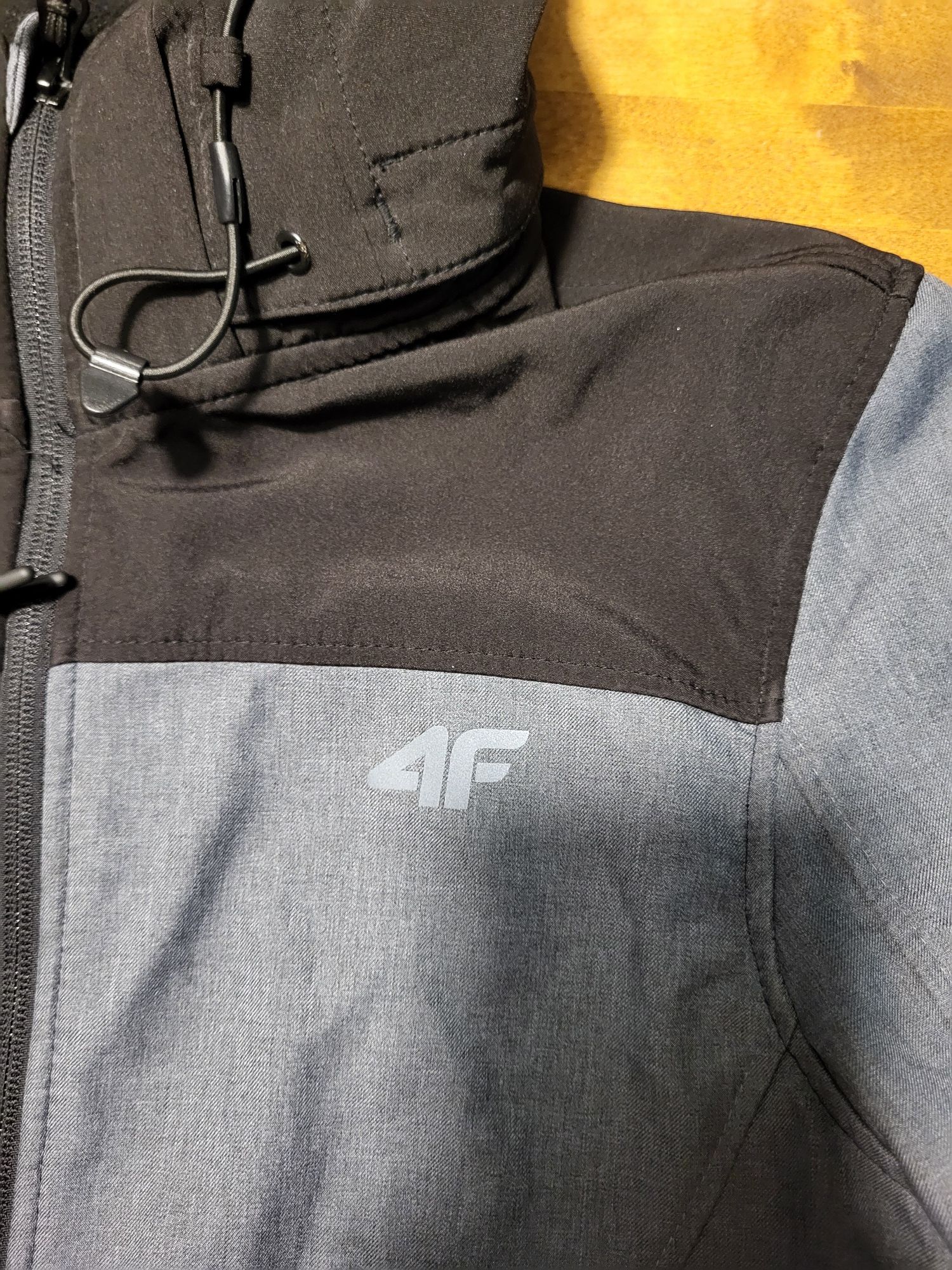 Kurtka softshell męska 4F.