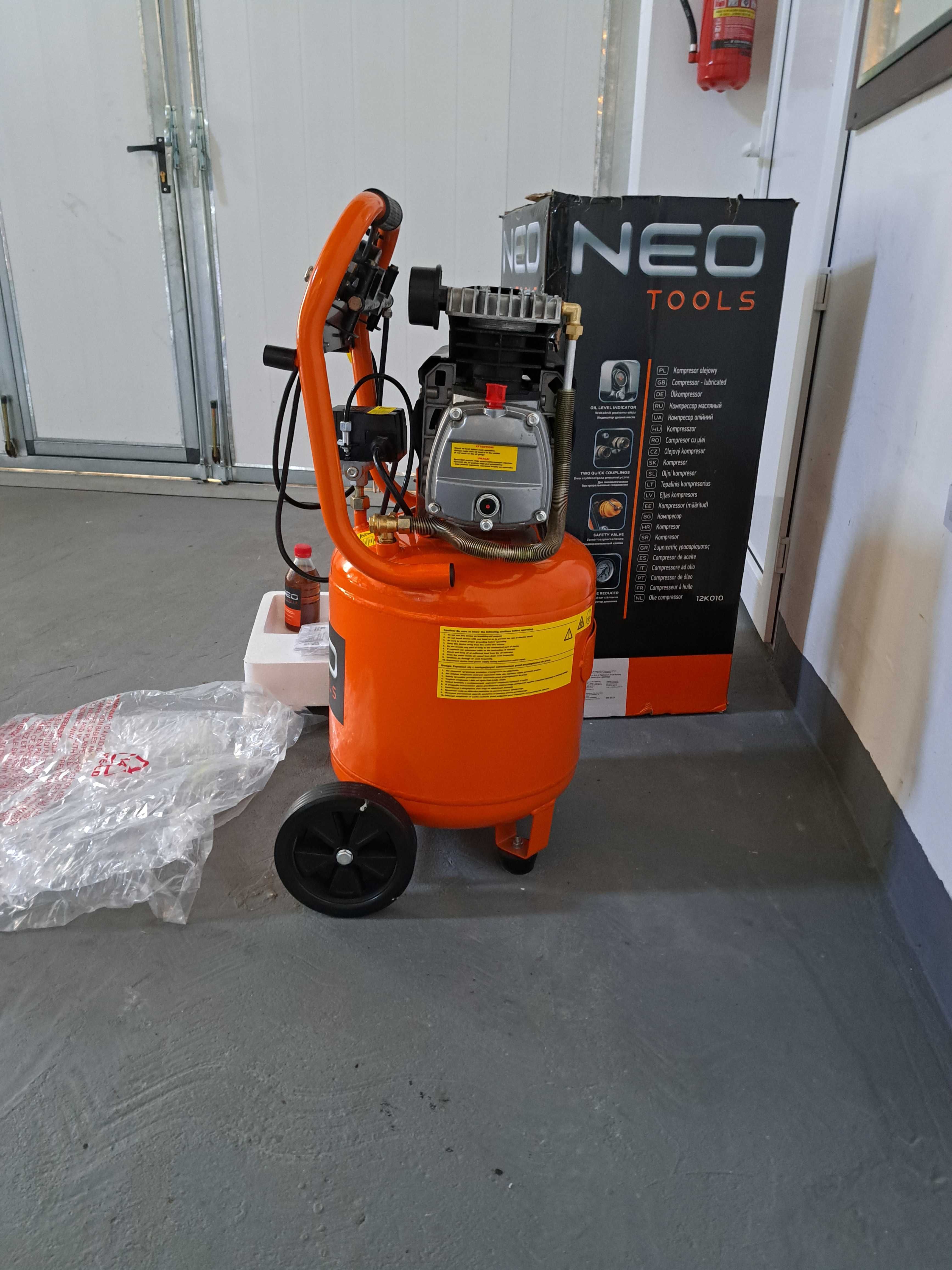 Kompresor Olejowy Pionowy 40l 8BAR /NEO TOOLS/ 1,5kW - 184l/min