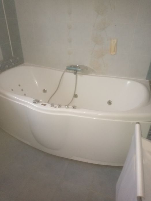 Продам ванну з гидроаеромасажем