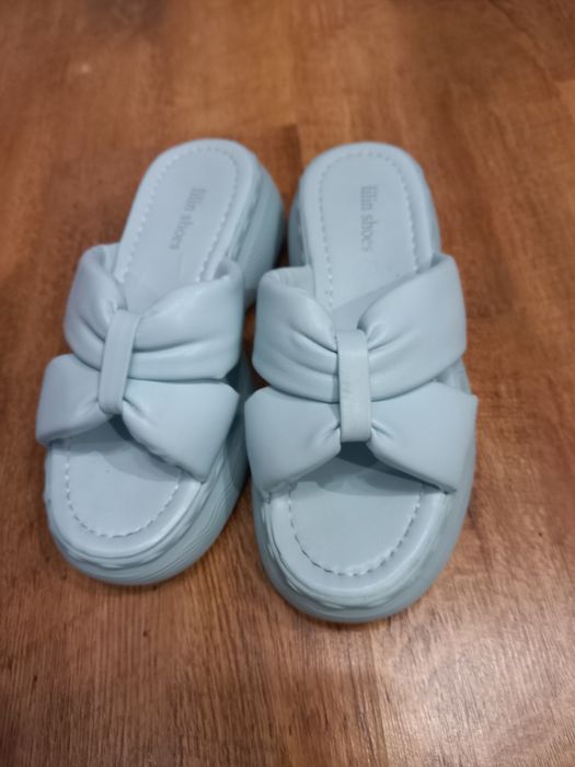 Продам  шлепанцы  р.36