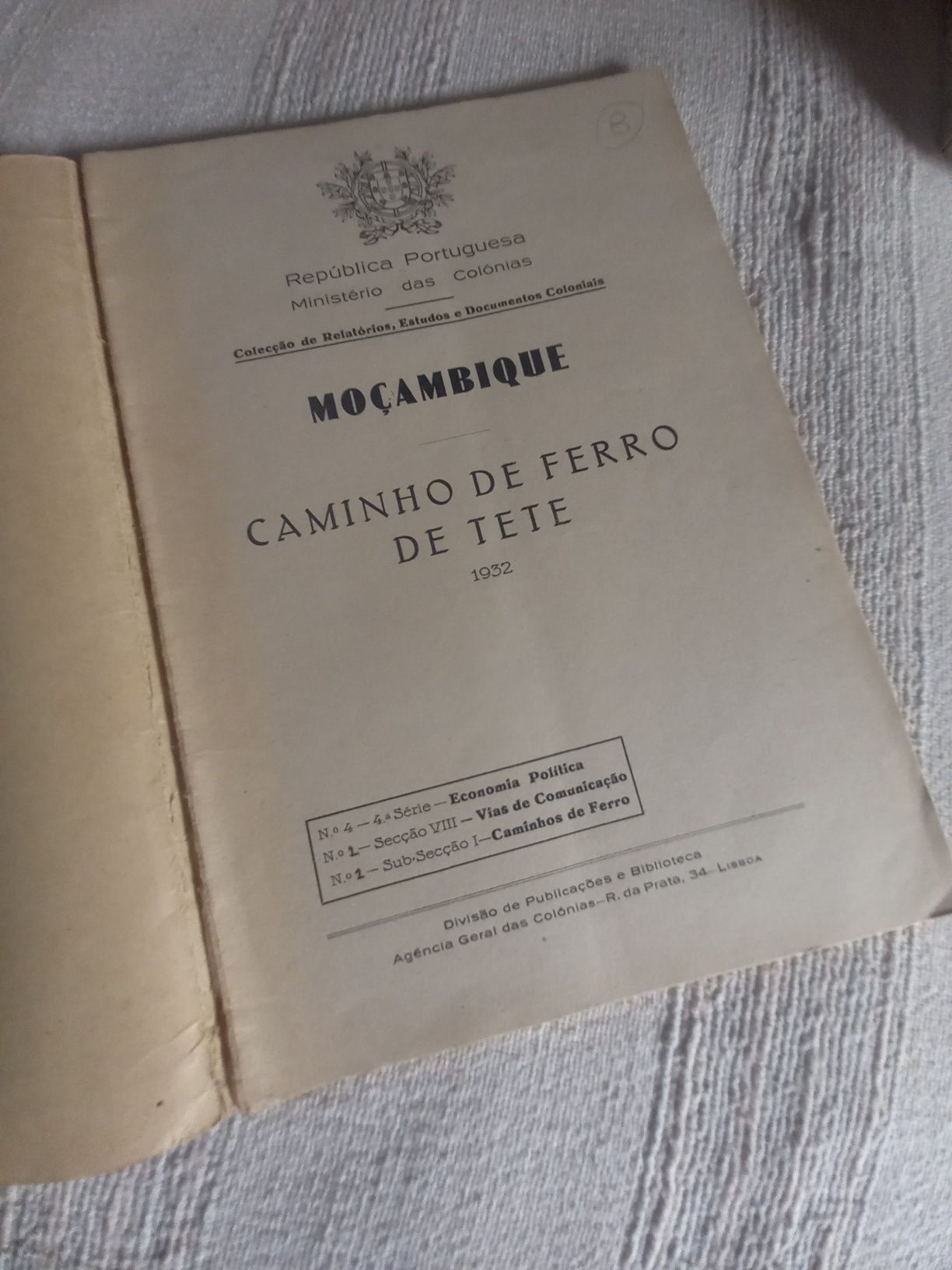 Livro antigo sobre Moçambique O Caminho de Ferro de Tete