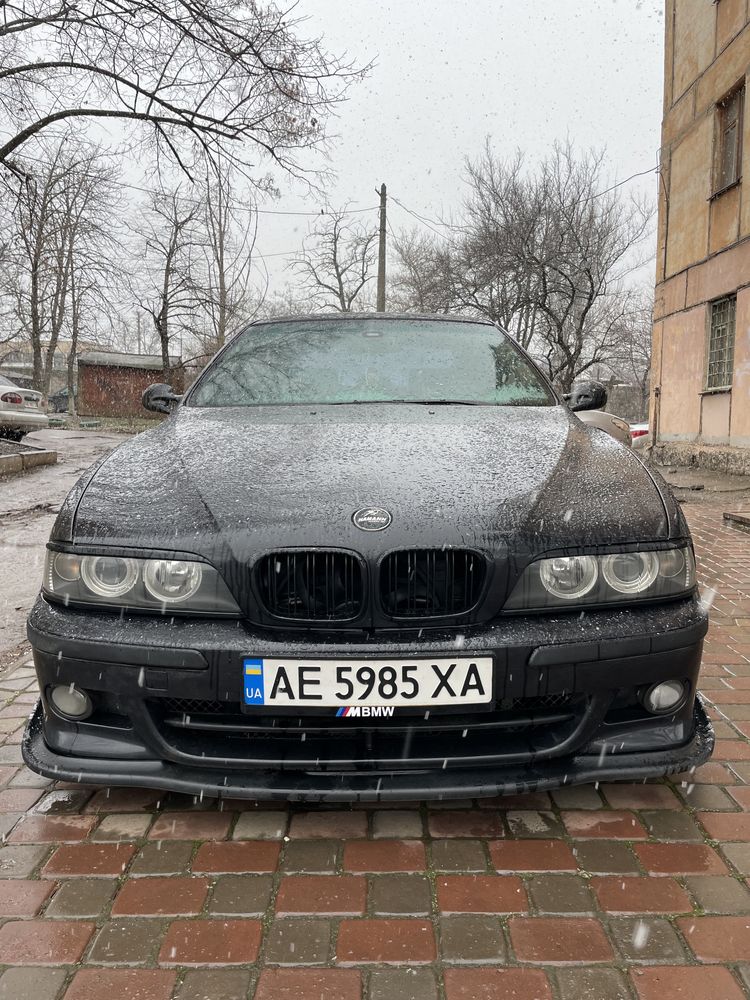 Продам Bmw e39 535i v8