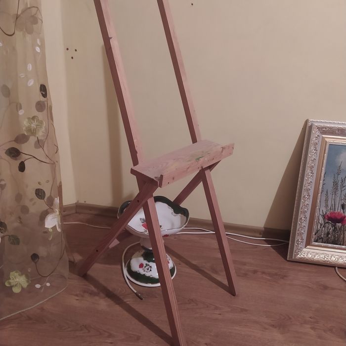 Мольберт.Деревянный  классический мольберт.