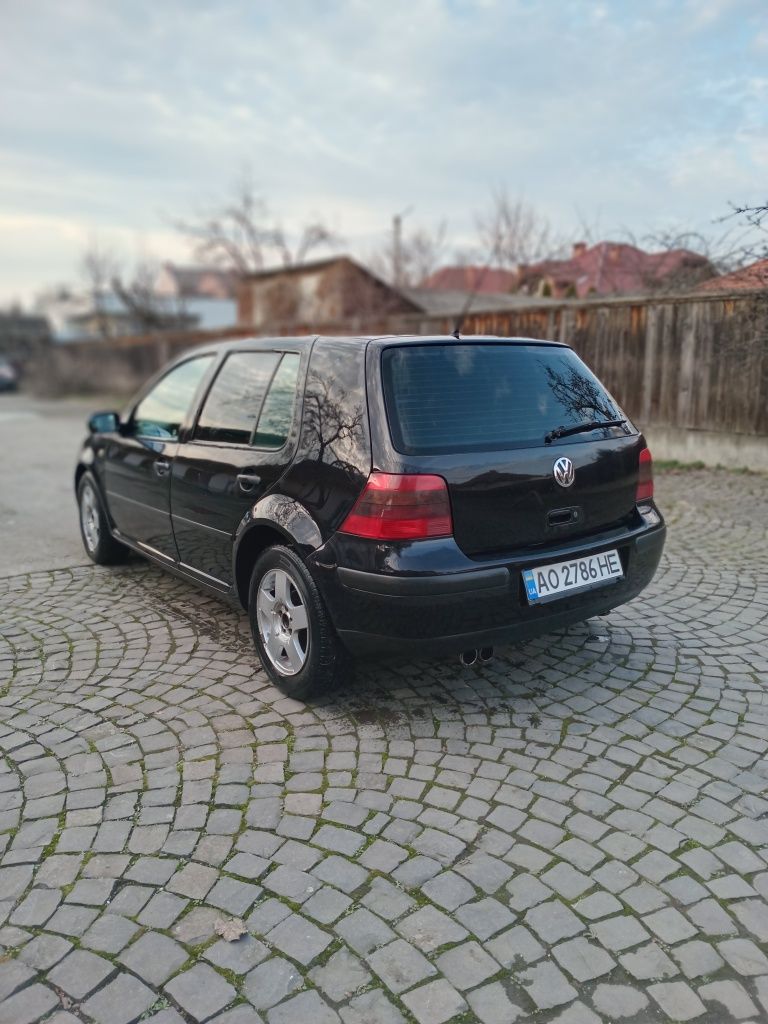 Volgsvagen golf 4 (1.4 бензин)