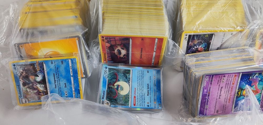 +3kg ou +2.000 Cartas Pokémon TCG (Várias Expansões)