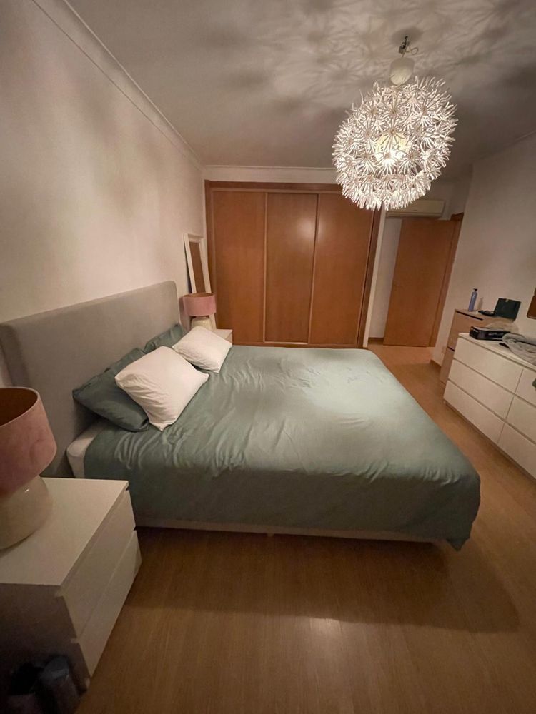 Cama c/ cabeceira + colchao 180x200 novo