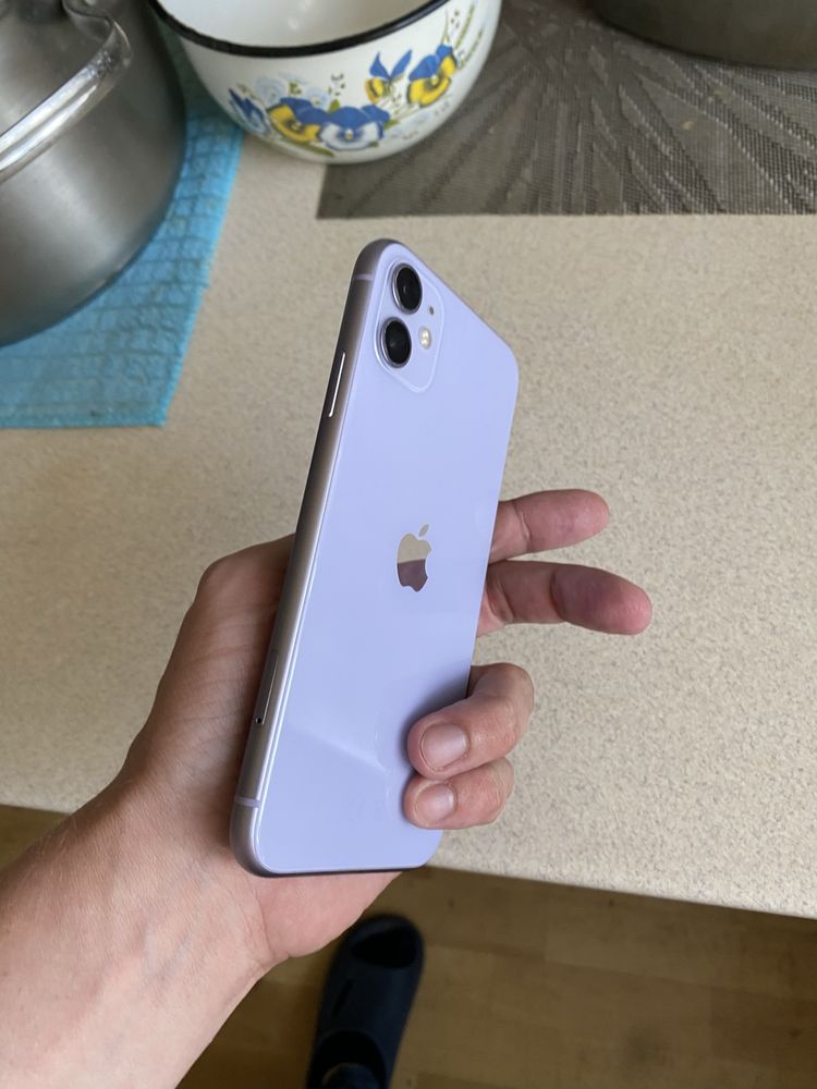 Продам Iphone 11