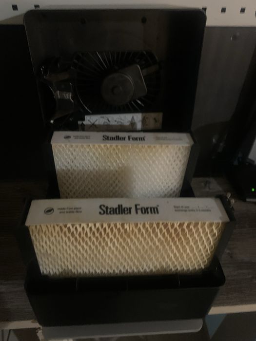 Зволожувач повітря StadlerForm