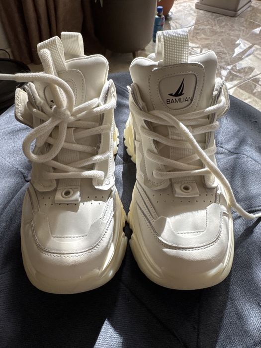 Стильні , мега круті кросівки із натуральноі шкіри