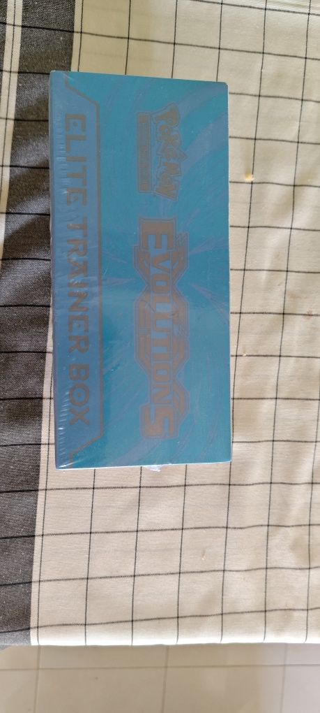 Pokemon Evolutions Elite Trainer Box