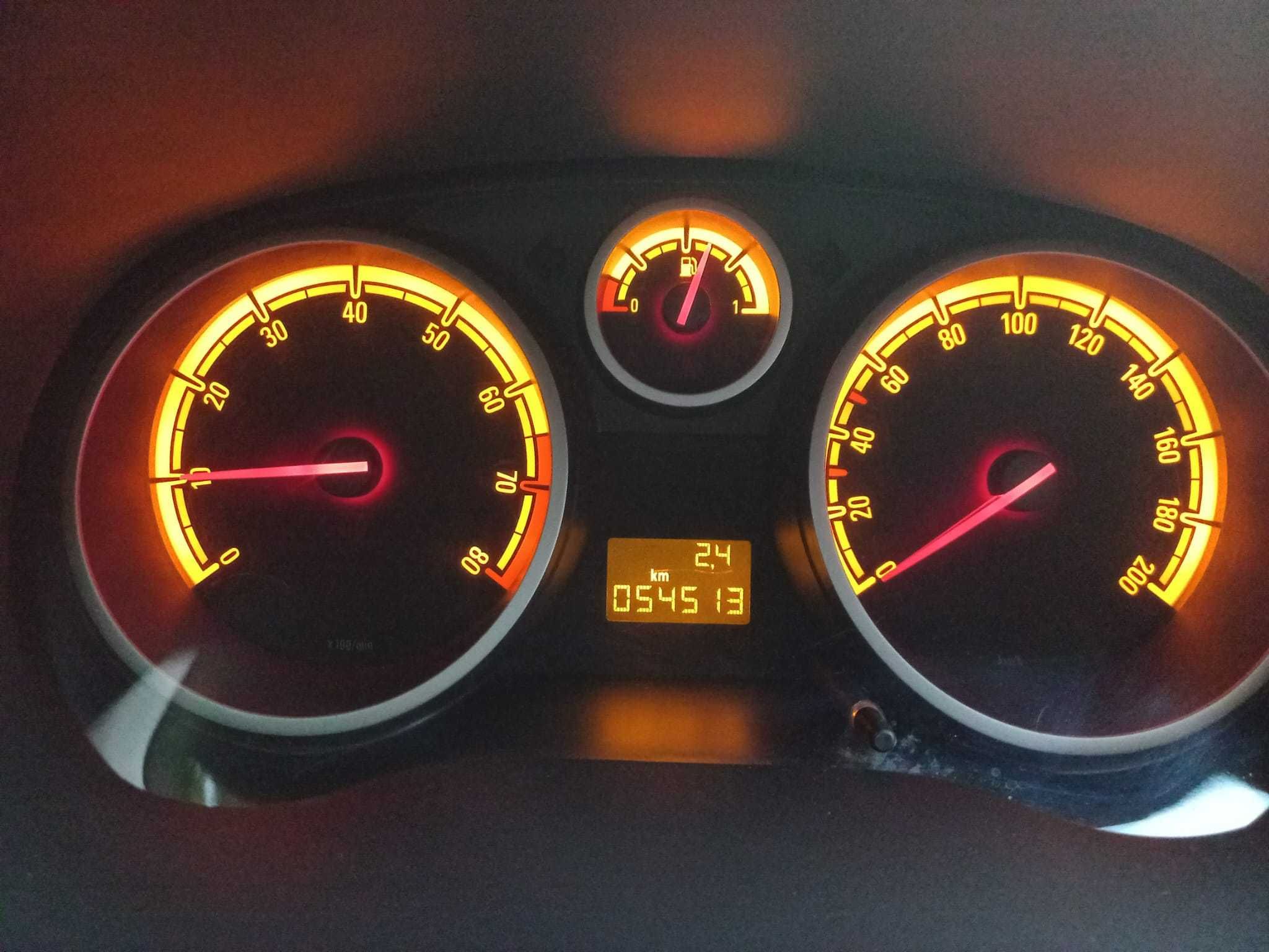 Opel Corsa D 1,4 benzyna