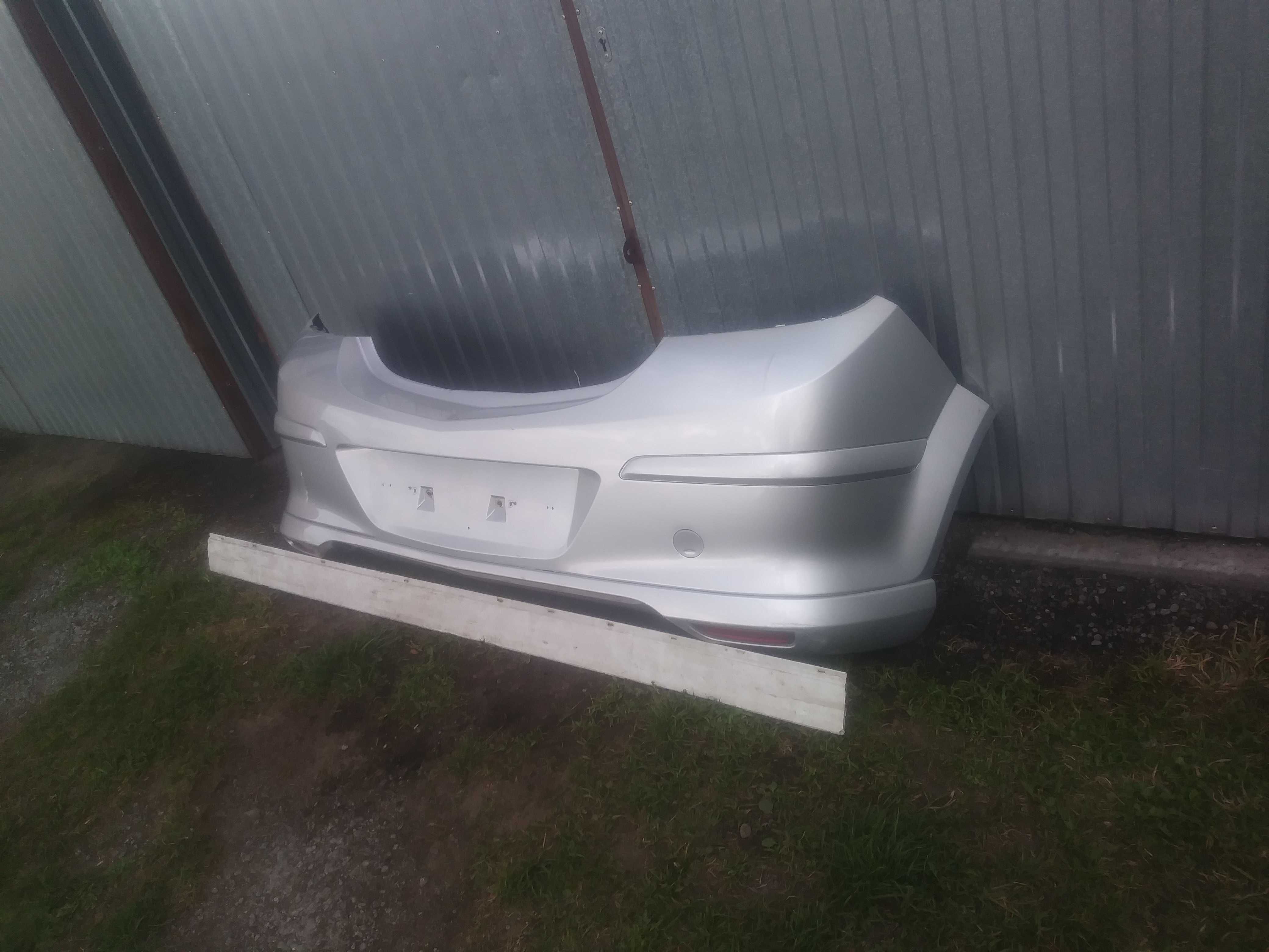 Opel Astra H GTC 3-drzwi Zderzak Tył tylny srebrny Z157