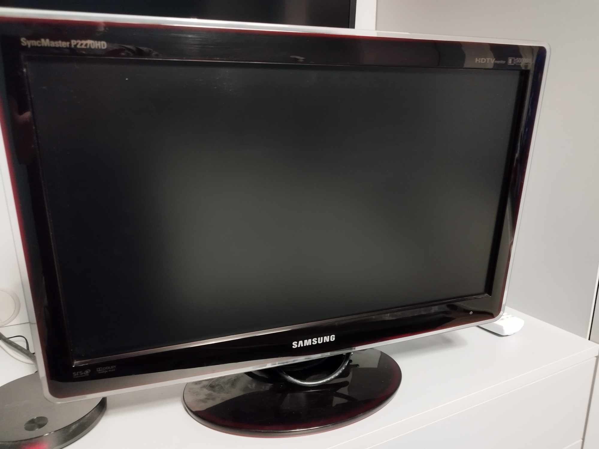 SAMSUNG HDTV22"-Monitor z funkcją TV
Model: P2270HD