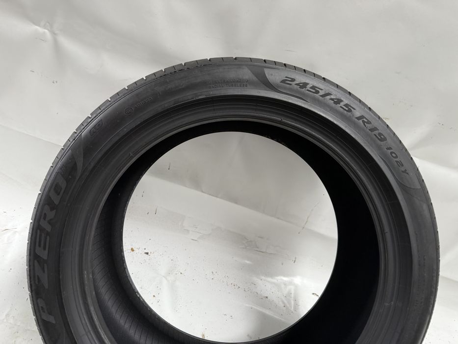 245/45/19 Pirelli P ZERO AO 102Y