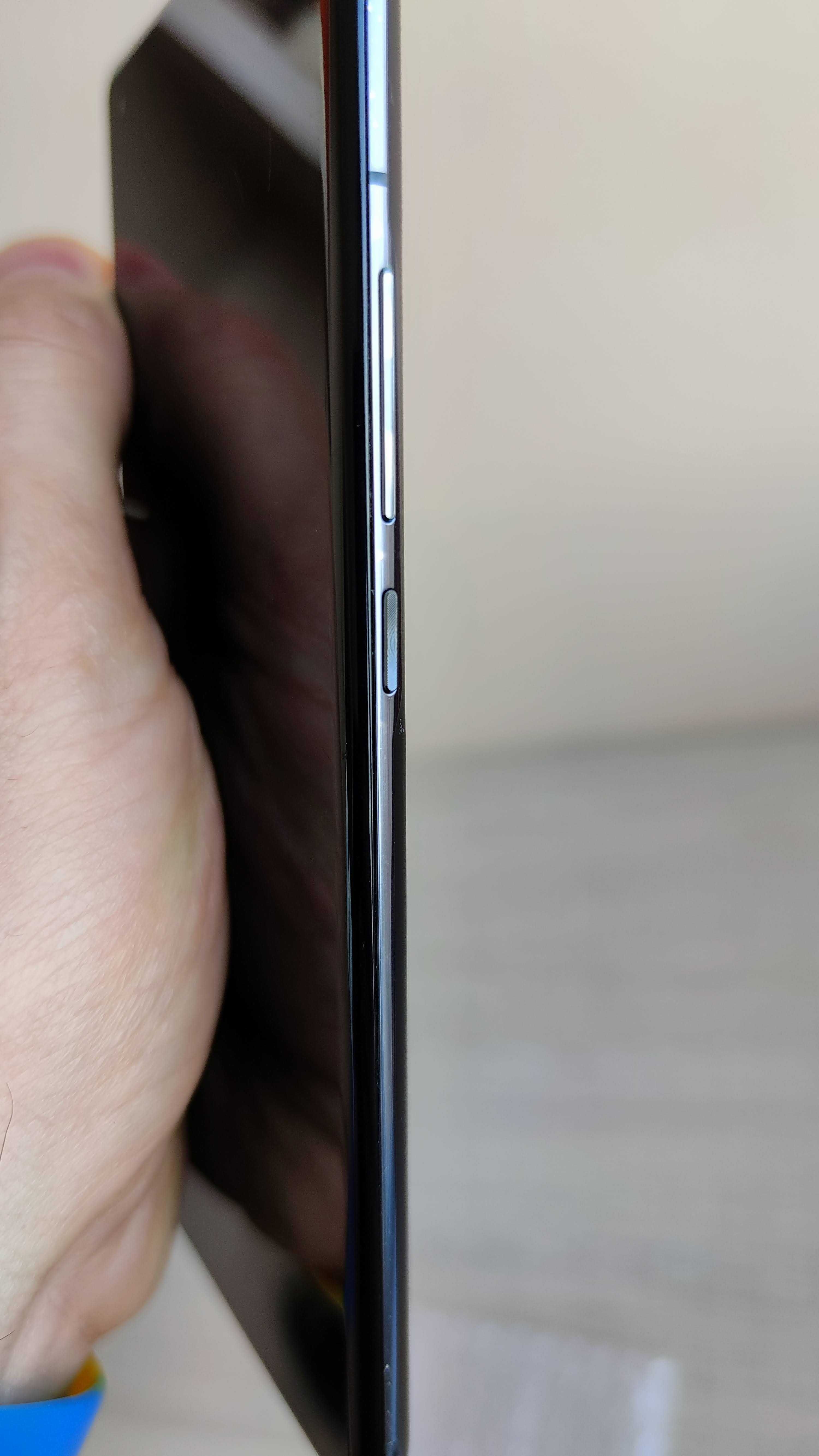 Флагман Xiaomi Mi11 8+256 Snapdragon888 з нюансом