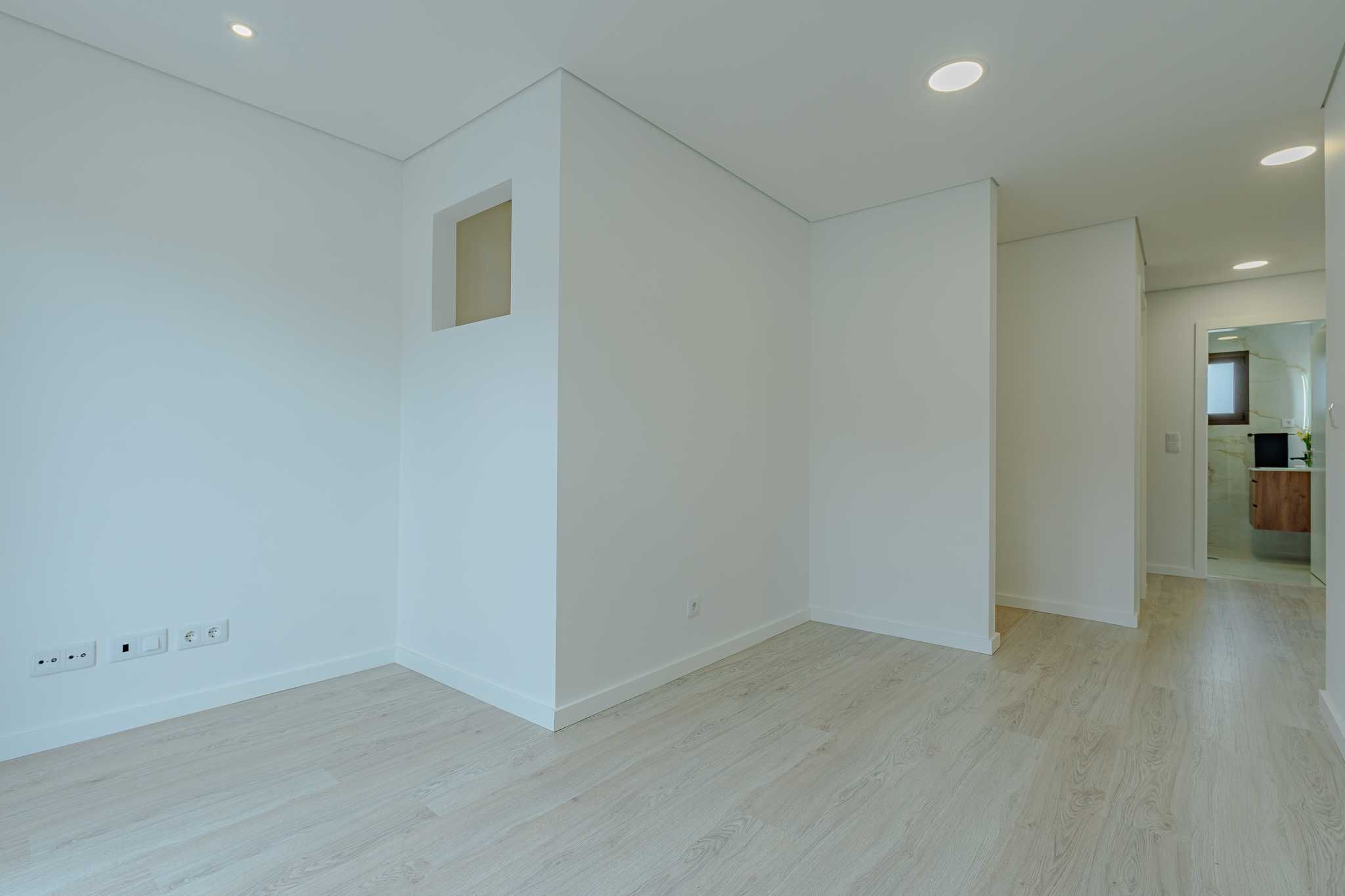 Andar Moradia T2+1 com aproveitamento de Sótão, remodelado e renovado