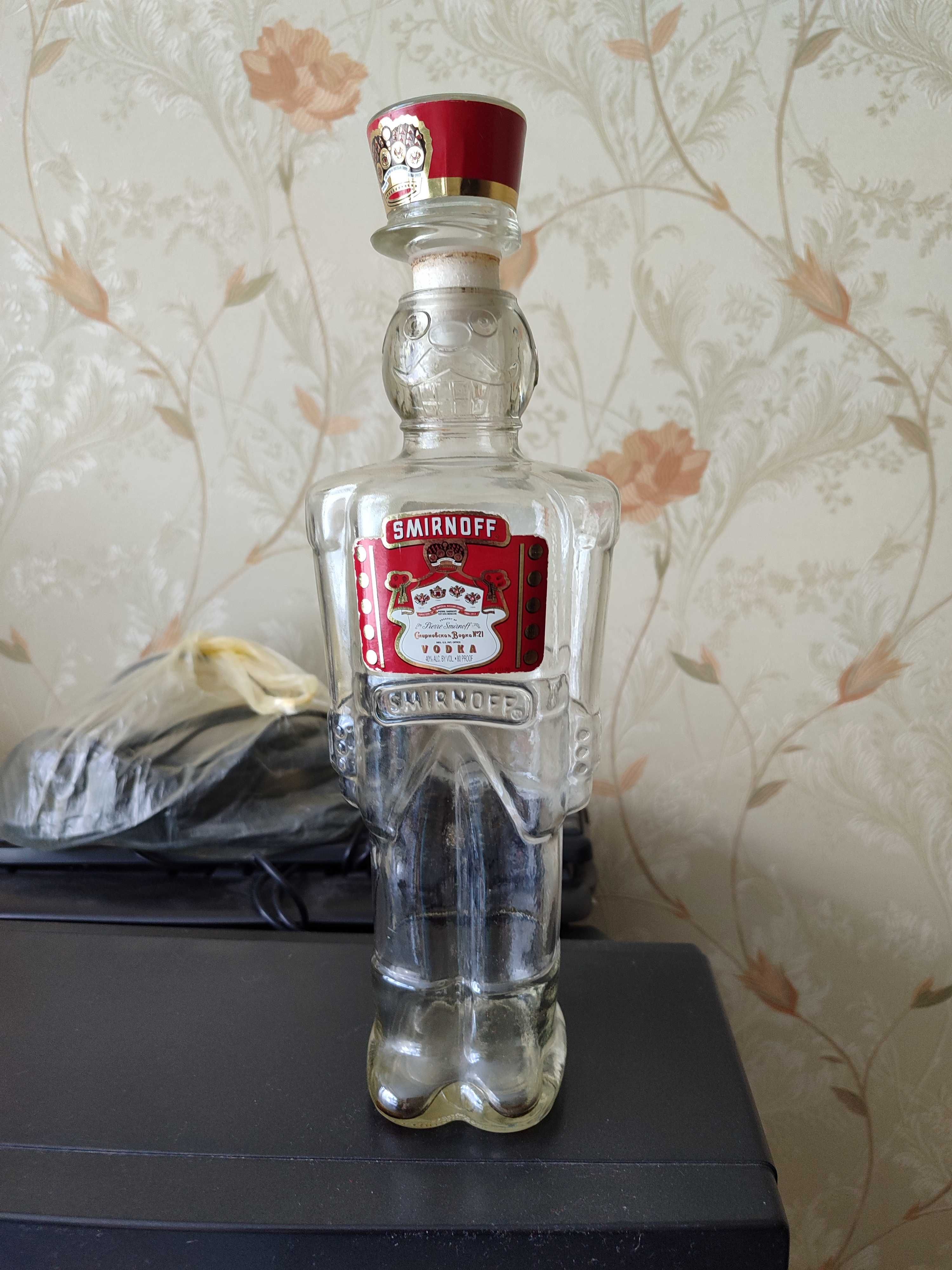 Бутылка стеклянная