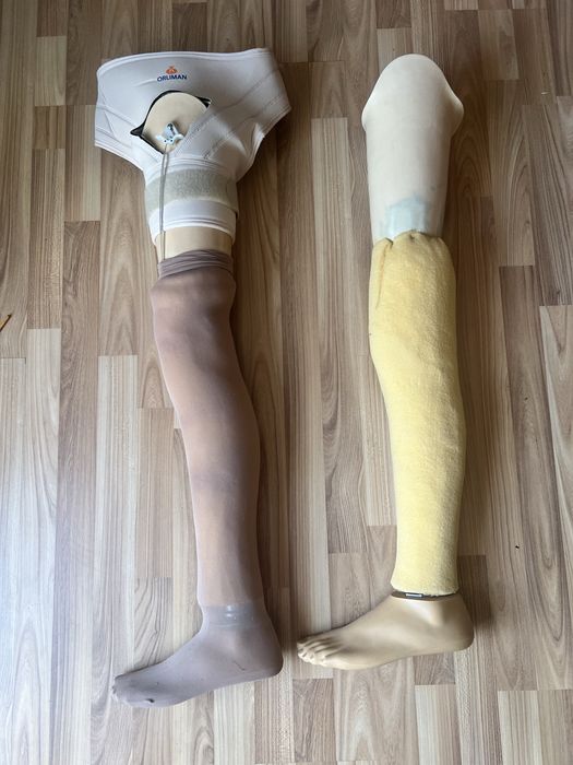 Протез лівої ноги