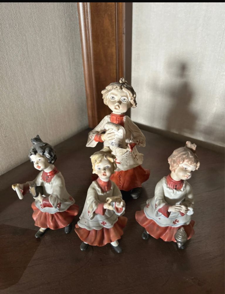 Rara Antiguidade porcelana meninos do coro Capodimonte