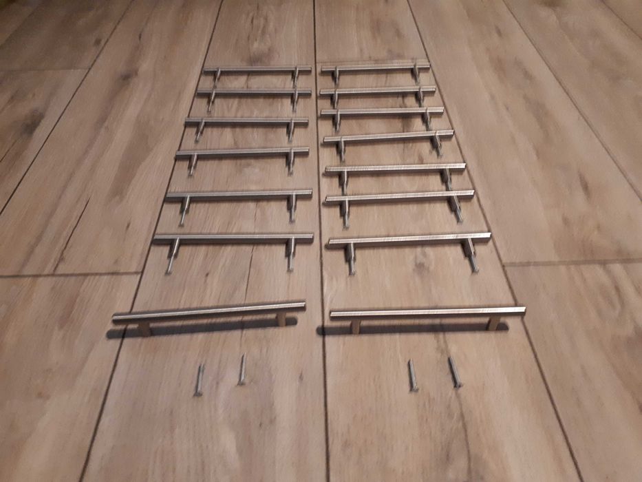 Uchwyty do mebli (rączki)