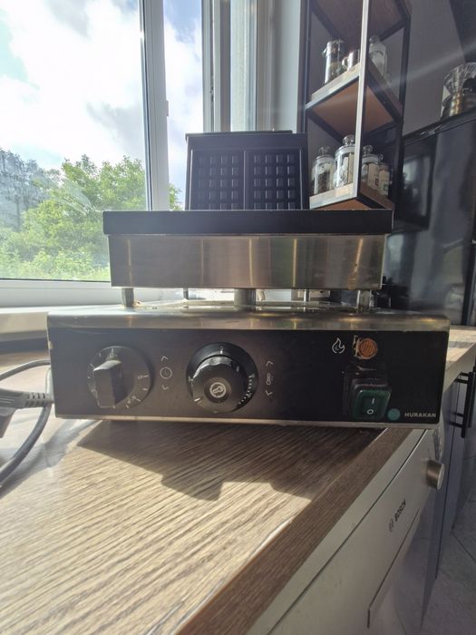 Електровафельниця Hurakan HKN-GES2L