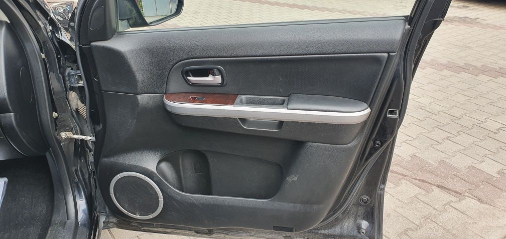 Suzuki Grand Vitara 2 fotele skóra kompletne wnętrze