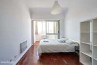 Bright double bedroom in Alto dos Moinhos close - Room 4