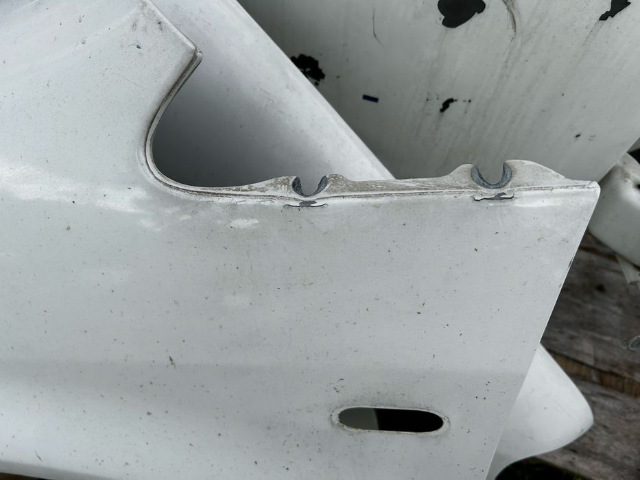 Vw Caddy III 2K Błotnik lewy przedni przód