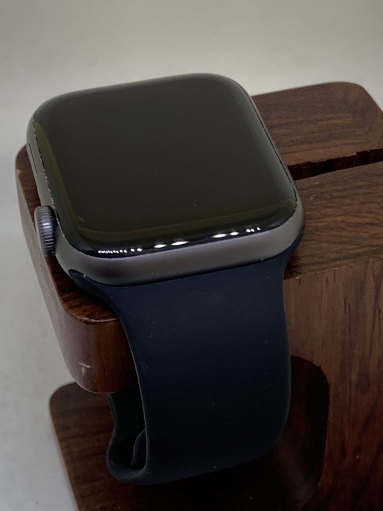 Оригінальні apple watch series 4 44 space gray