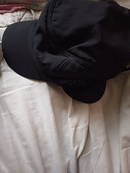 Czapka męska czarna.