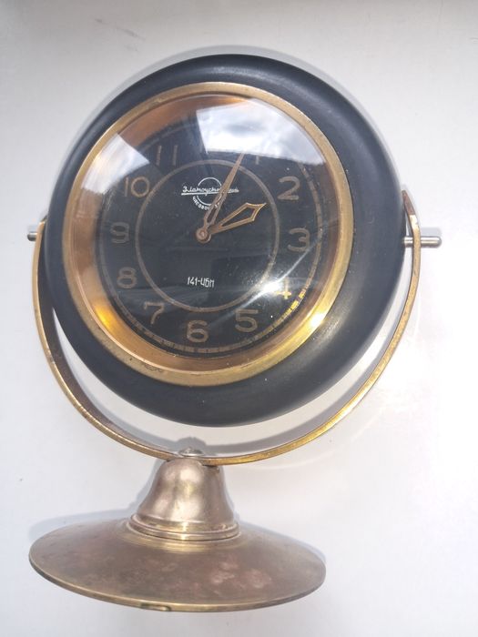 Настільний годинник