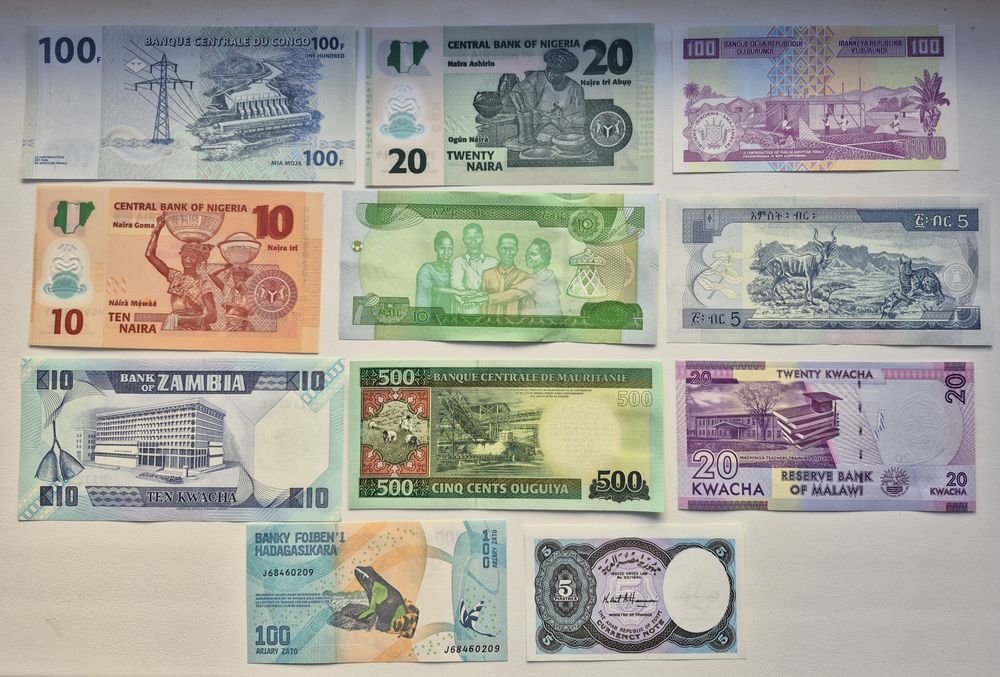 Набір банкнот Африки 1990 - 2000 років 11 бон без повторів UNC