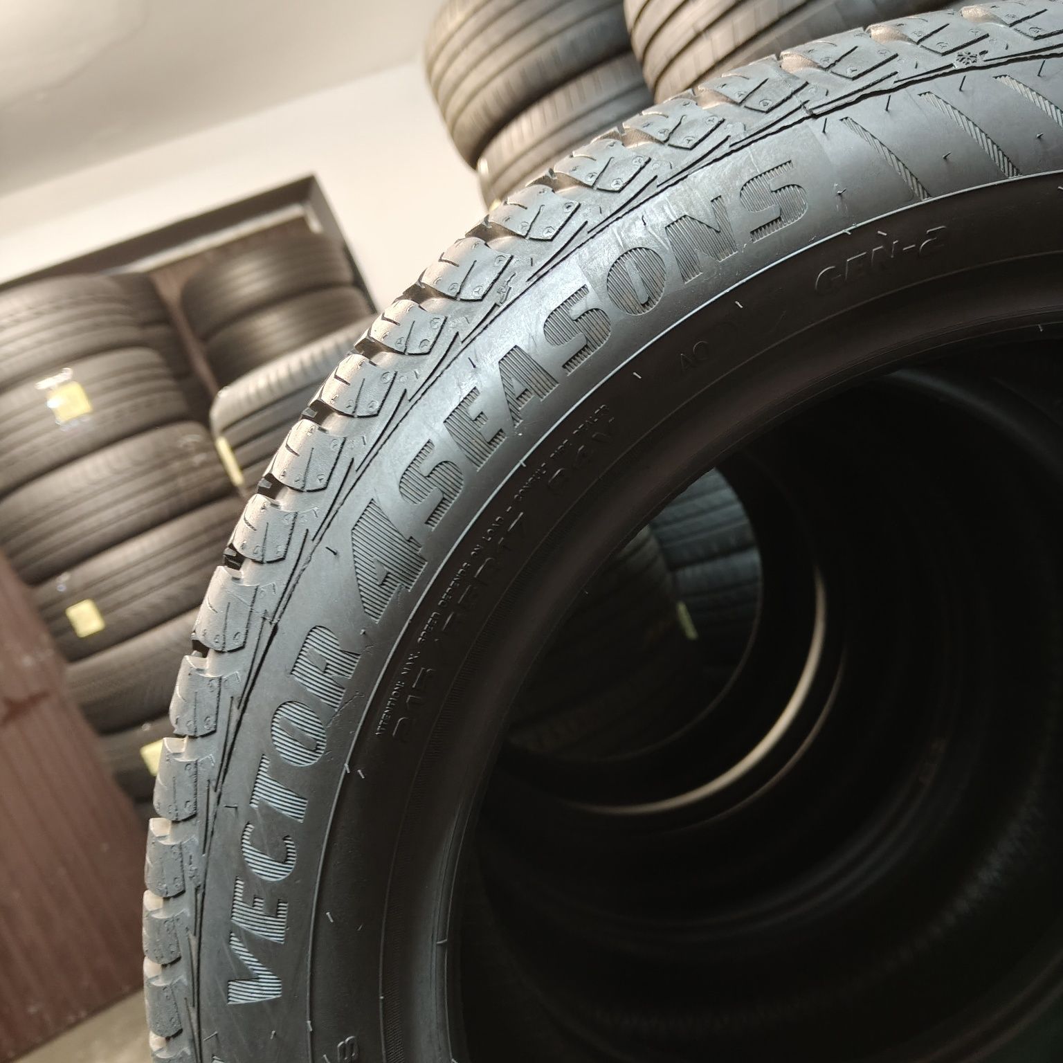 215/55/17 Sprzedam komplet opon całorocznych Goodyear