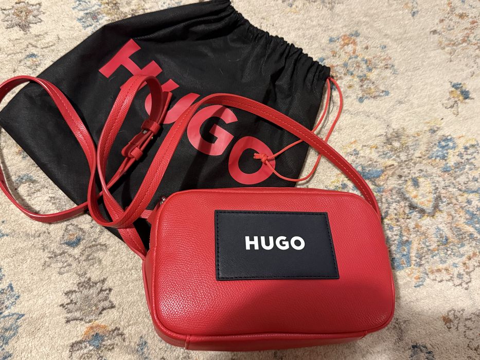 Сумка HUGO червоного кольору. Оригінал.