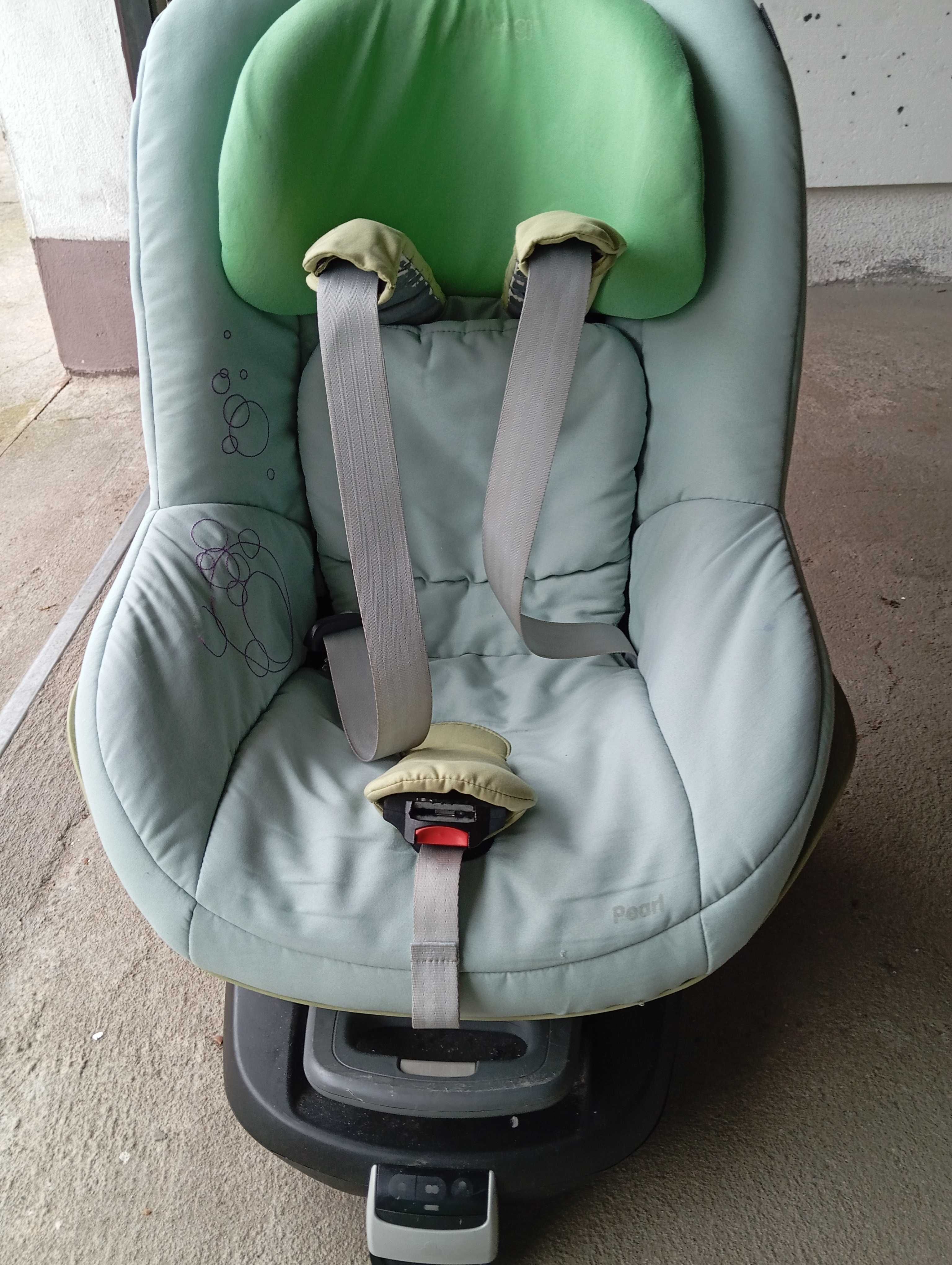 Fotelik do samochodu z bazą Maxi Cosi
