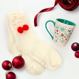 Zestaw z kubkiem i skarpetami Festive Oriflame