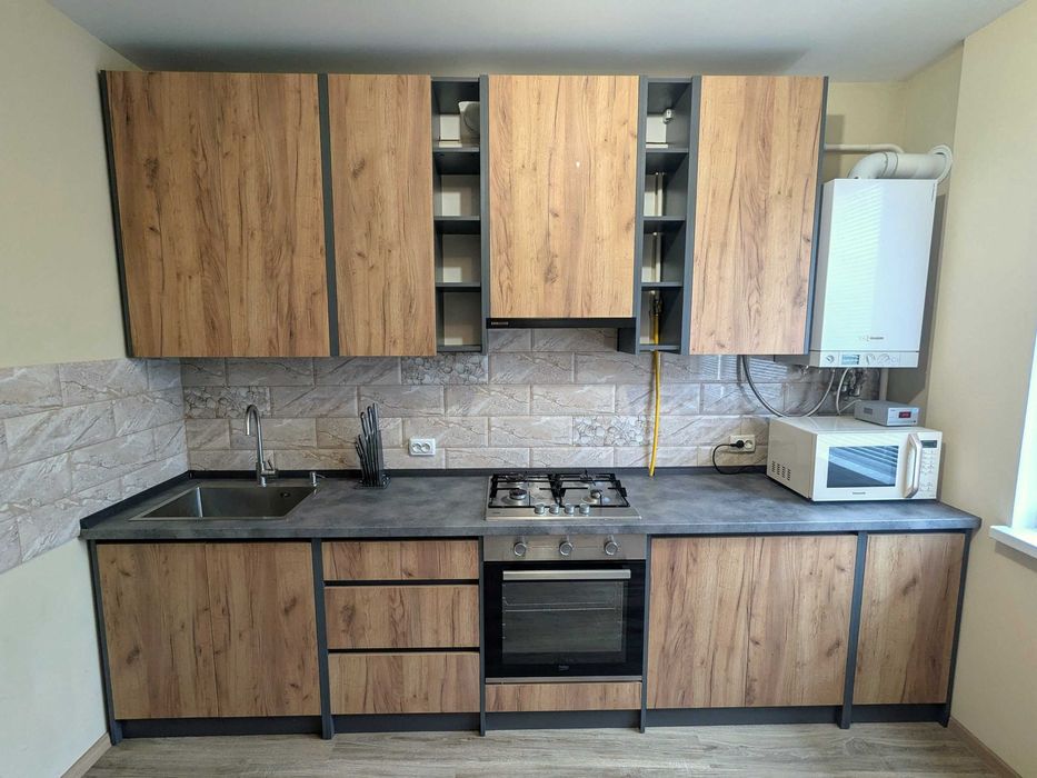 Велика 2к. квартира в новобудові з свіжим ремонтом