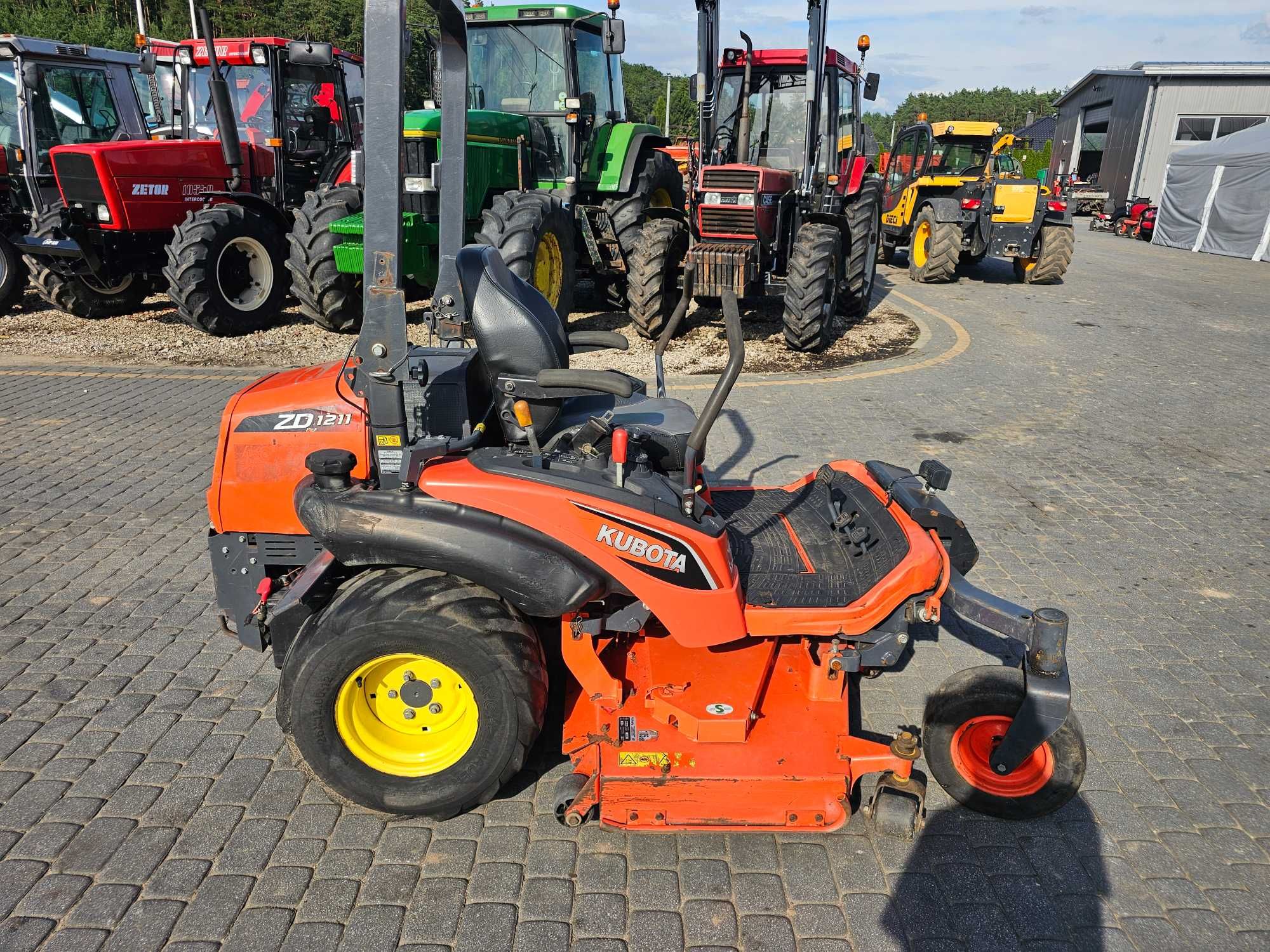 Kosiarka Kubota ZD 1211 Przemysłowa