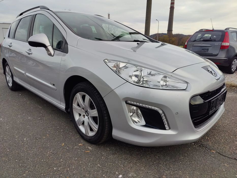 Peugeot 308 1.6-115_Nawigacja_Parctronic przó+Tył_Telefon_Tempomat