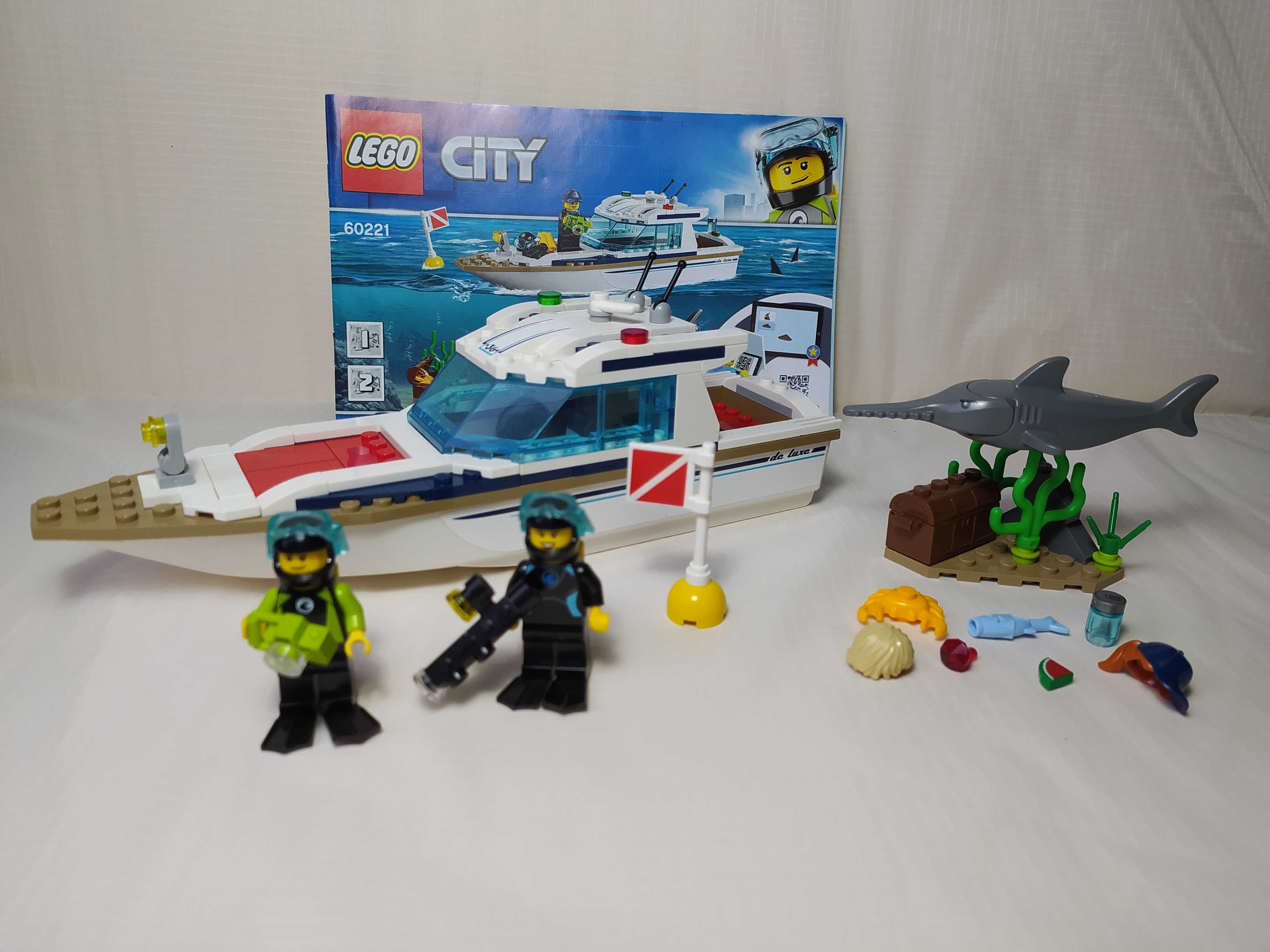 Oryginalny i kompletny zestaw Lego City 60221 Jacht Płetwonurków