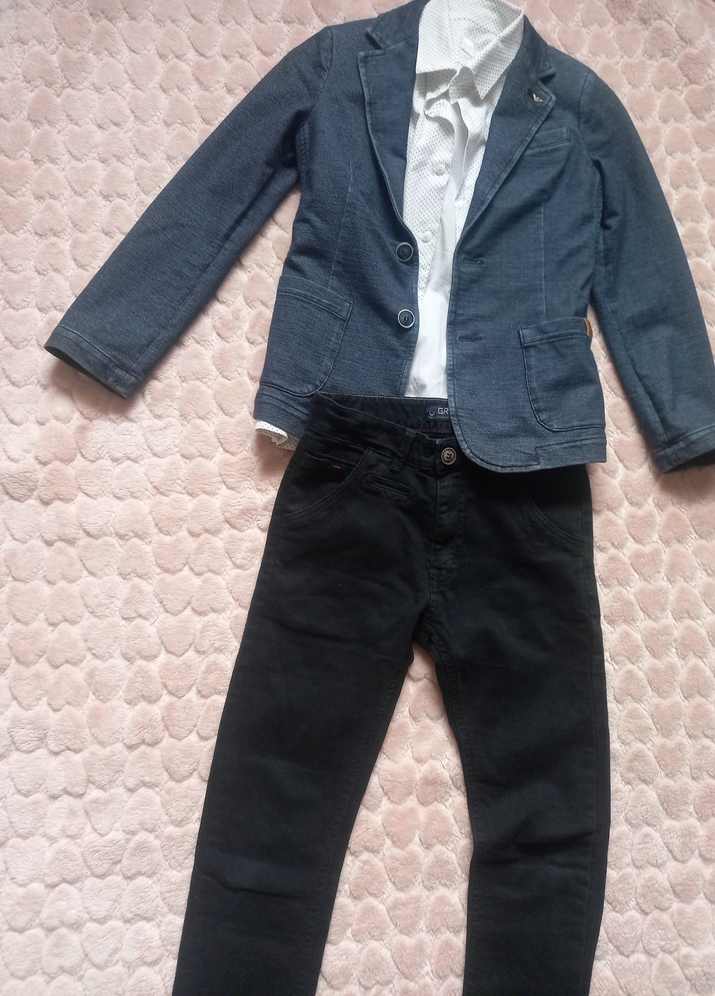 Піджак "Армані" оригінал,італійська сорочка,дві пари брюк.