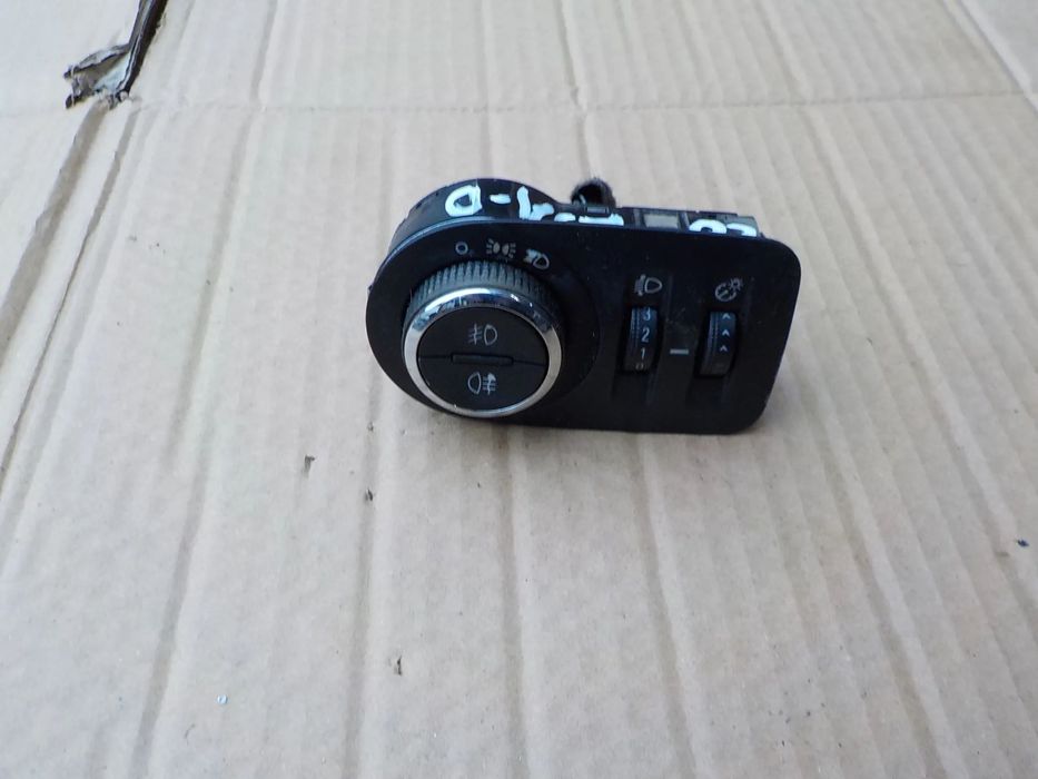 włącznik świateł opel corsa d 13310331