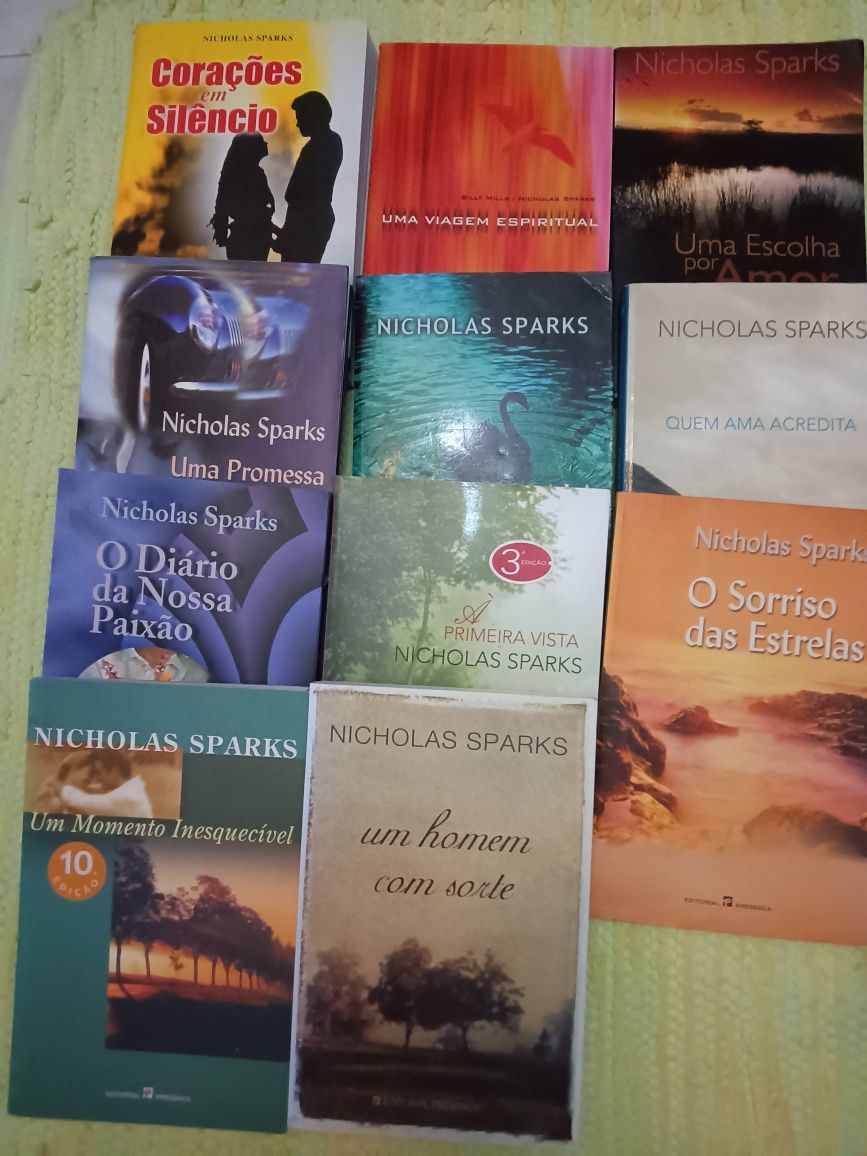 Livros de romance como novos