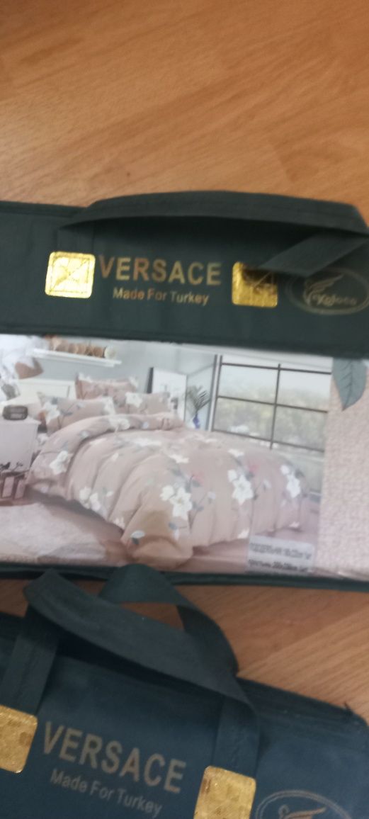 Versace.   Два комплекта постельного. Двуспальное.Турция.