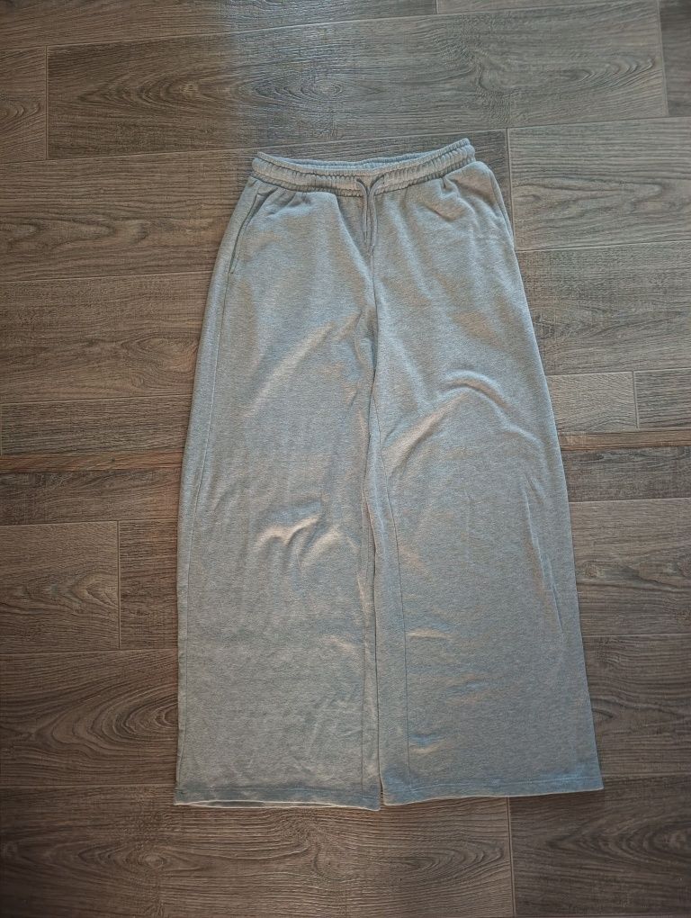 Широкі спортівки, Sweatpants