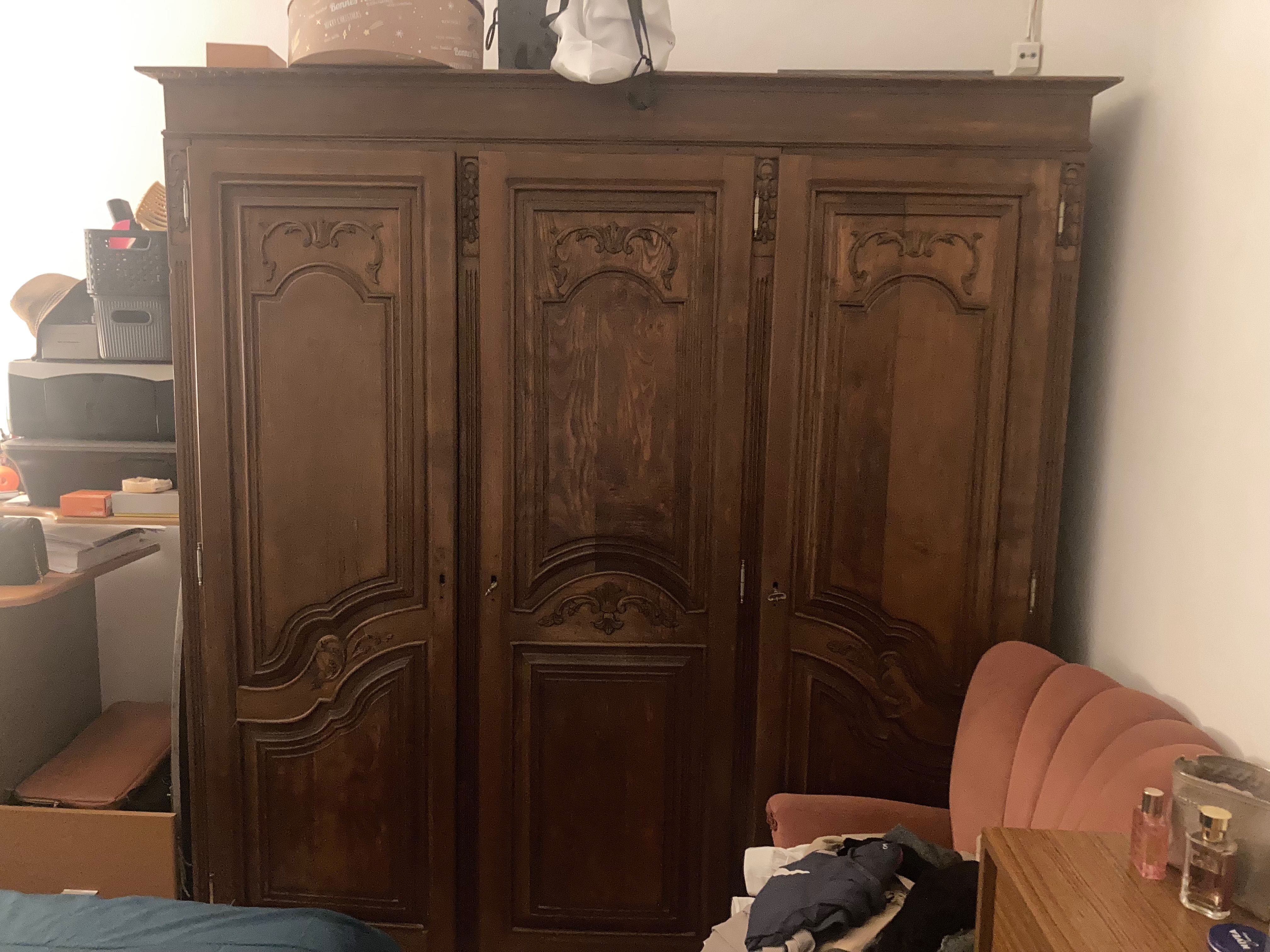 Guarda-roupa médio