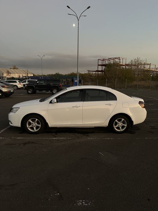 Geely Emgrand EC7 2012