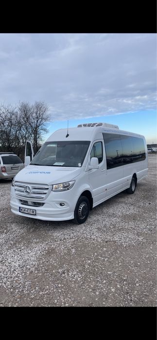 Przewóz osób wycieczki przewozy pracownicze wesela lotniska