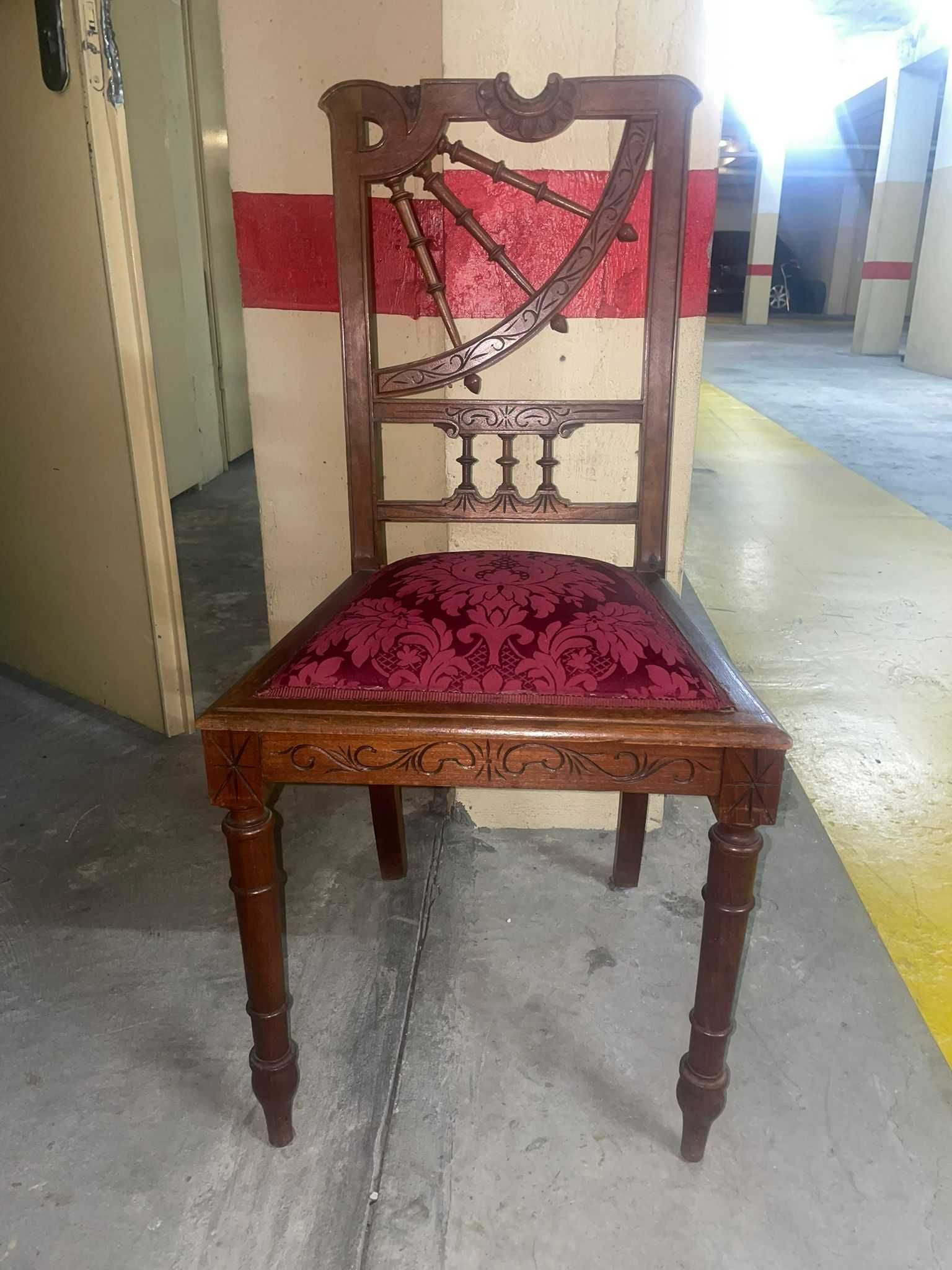 Cadeiras  ANTIGA Art Noveau com Almofada Vermelha