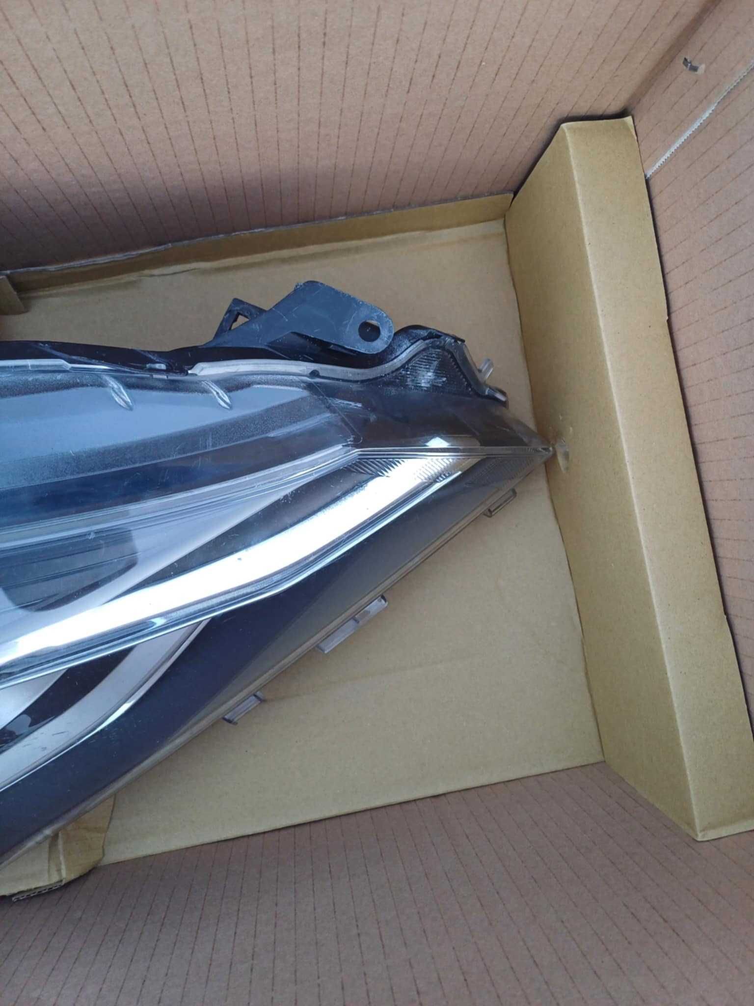 Lampa Toyota yaris iii lift